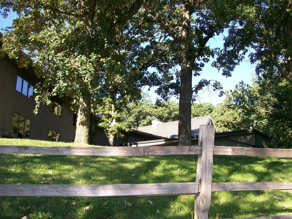 The Lodge Resort Hotel Forest City 外观 照片