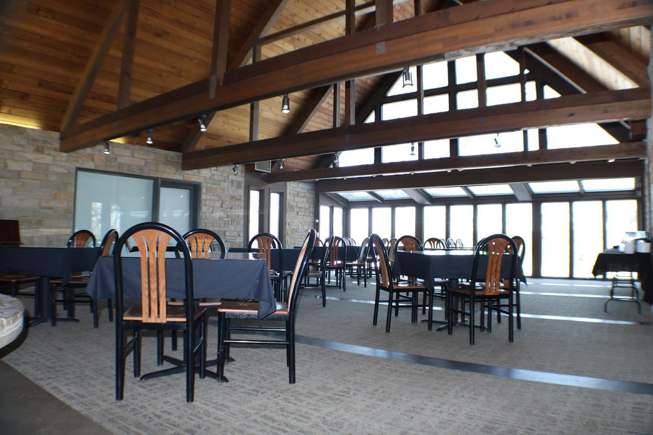 The Lodge Resort Hotel Forest City 外观 照片