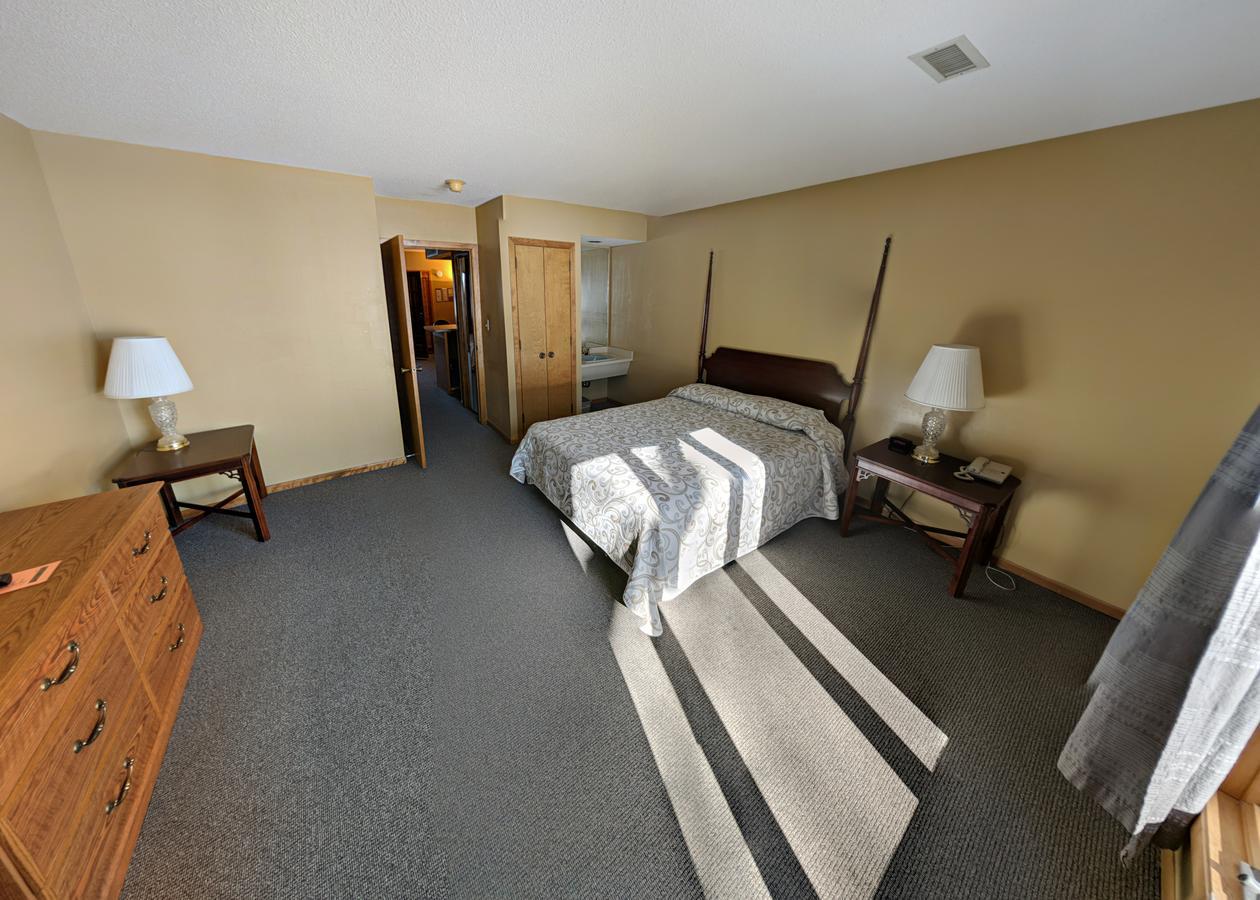 The Lodge Resort Hotel Forest City 外观 照片